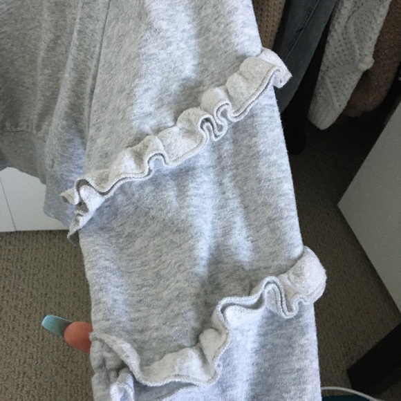 Gray cropped sweatshirt - Picture 2 of 3